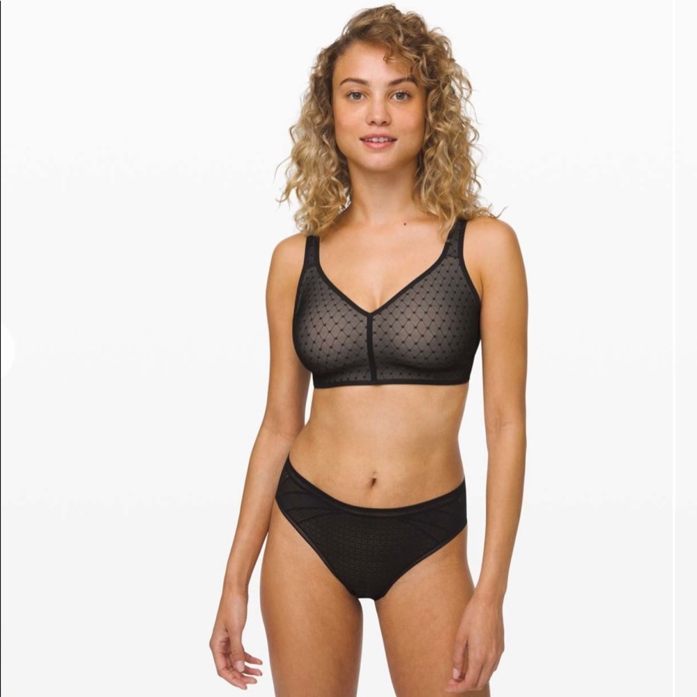 NWT Lululemon Like Nothing Bra Lace Black 36C